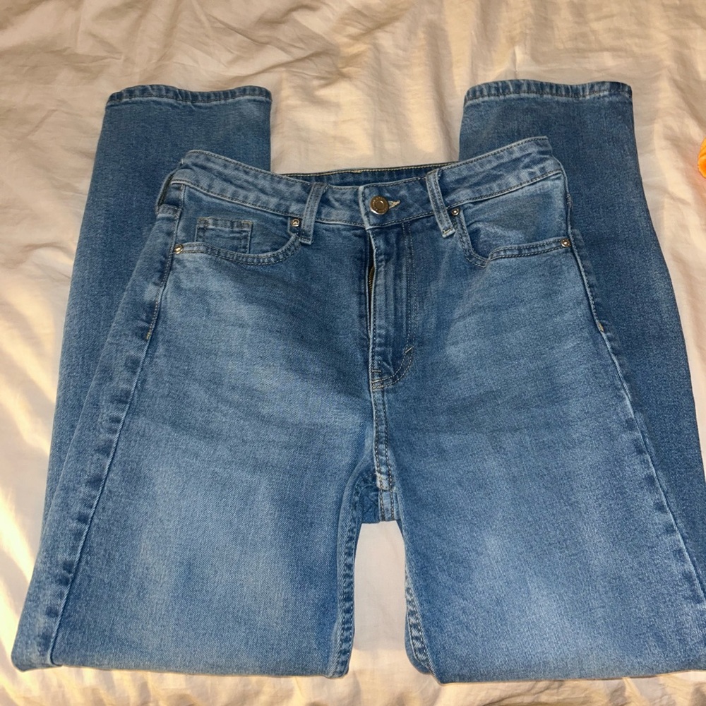 H&M Jeans : Dark Wash & Straight Leg